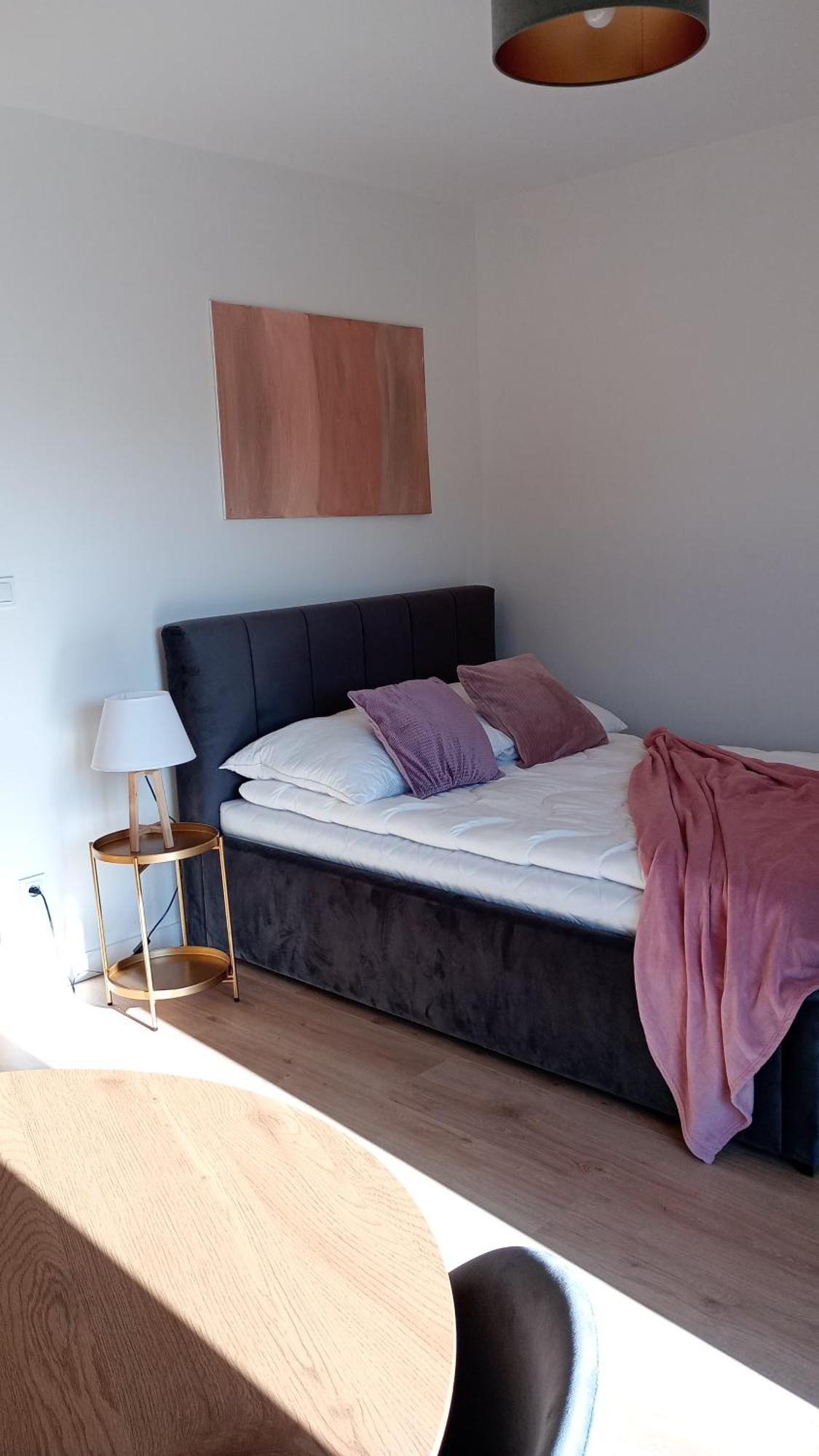 Slow Apartment *
