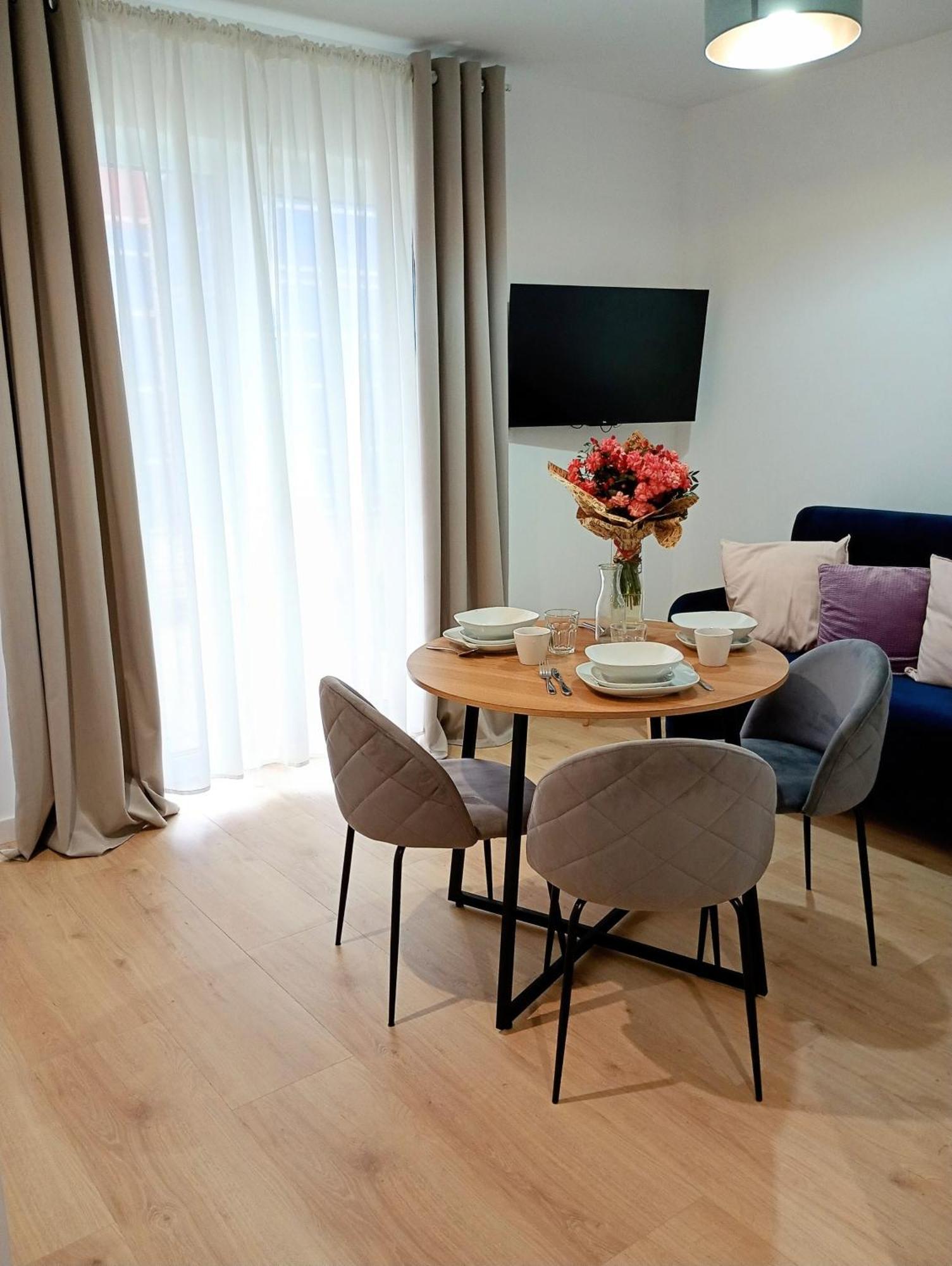 Slow Apartment *