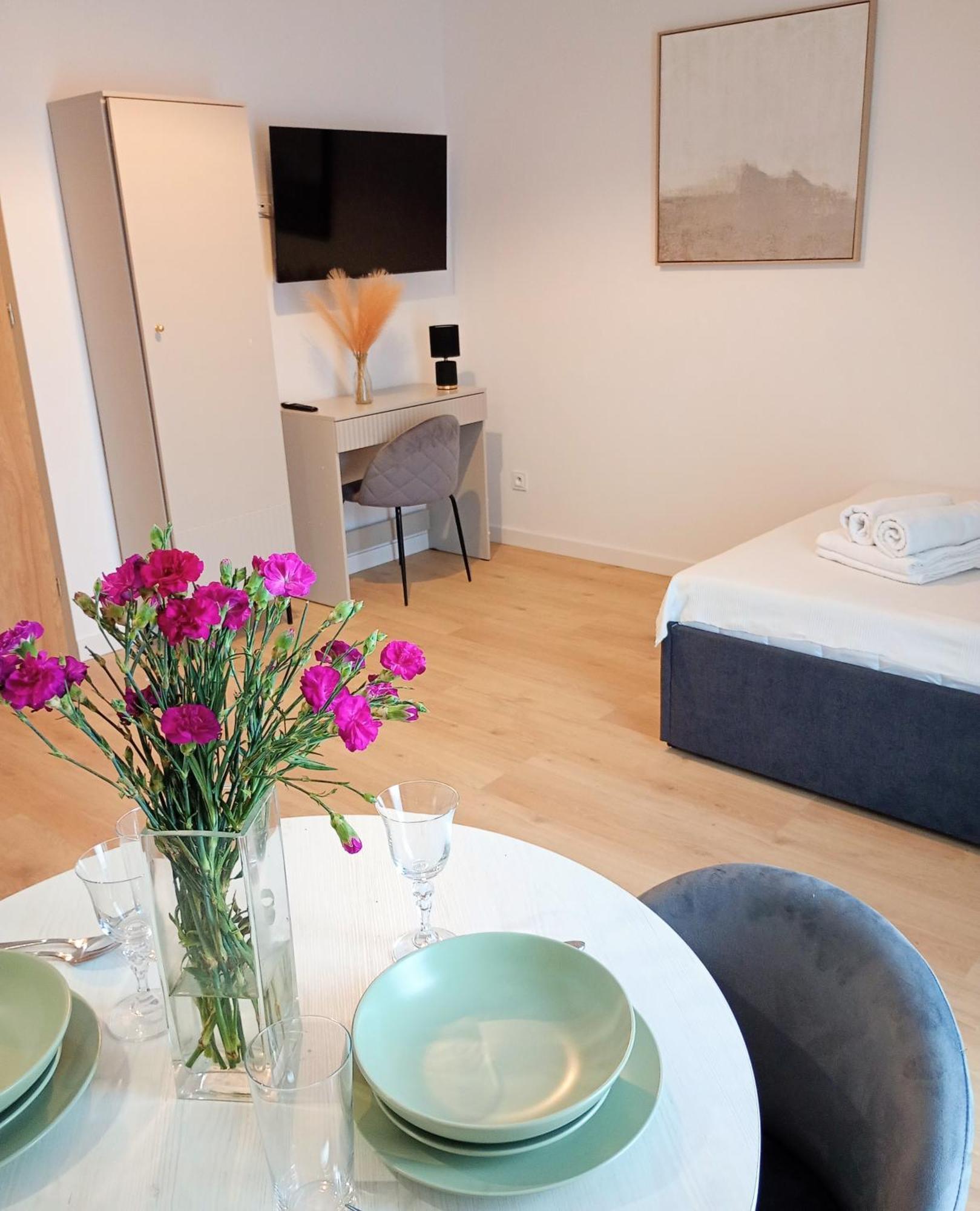 Slow Apartment